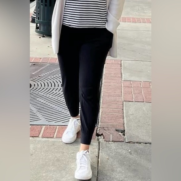 Lululemon High Rise Jogger Pants - Picture 2 of 8